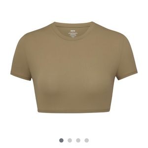 SKIMS Fits Everybody Super Cropped Tee